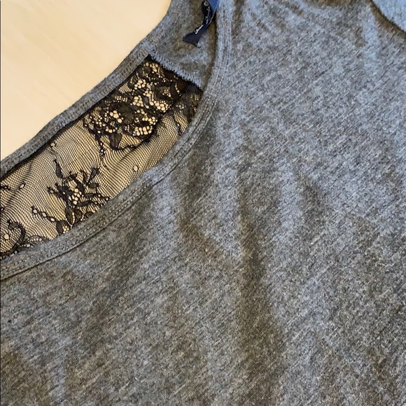 Women’s size large shirt - Picture 3 of 5